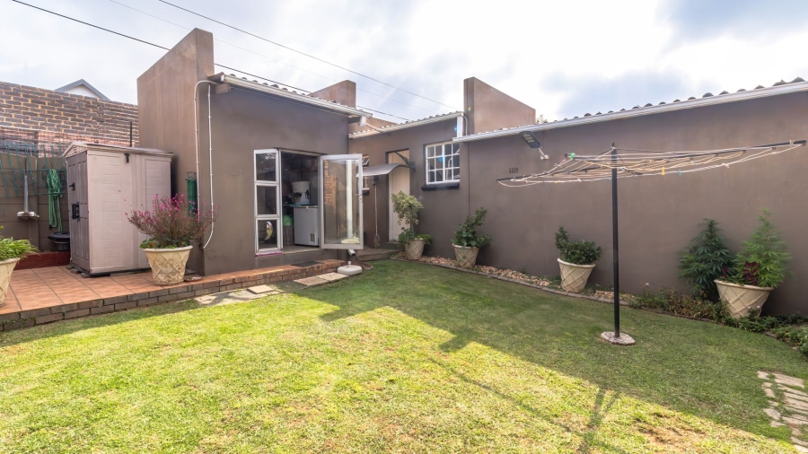 3 Bedroom Property for Sale in Linmeyer Gauteng