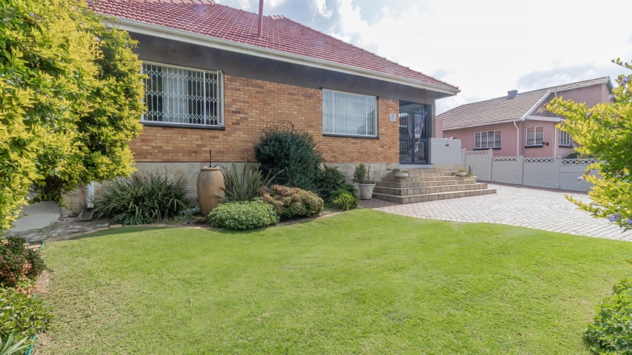 3 Bedroom Property for Sale in Linmeyer Gauteng