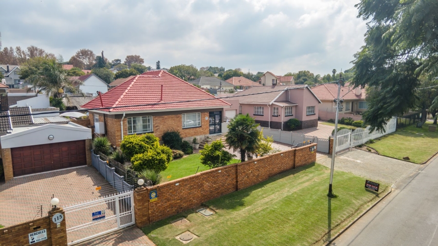 3 Bedroom Property for Sale in Linmeyer Gauteng