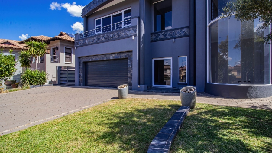 4 Bedroom Property for Sale in Aspen Hills Gauteng