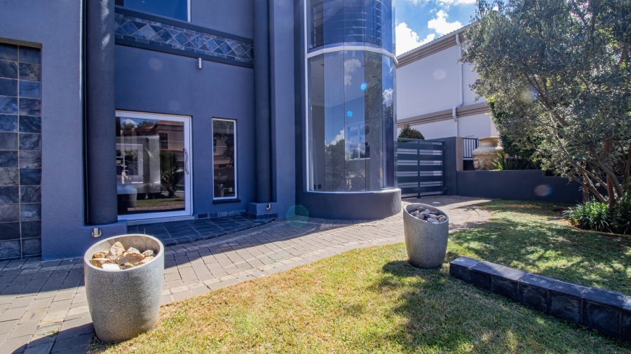 4 Bedroom Property for Sale in Aspen Hills Gauteng