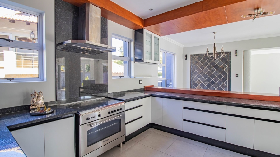 4 Bedroom Property for Sale in Aspen Hills Gauteng