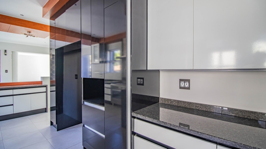 4 Bedroom Property for Sale in Aspen Hills Gauteng