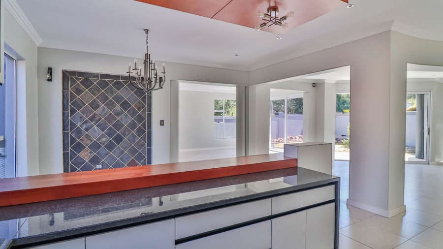 4 Bedroom Property for Sale in Aspen Hills Gauteng