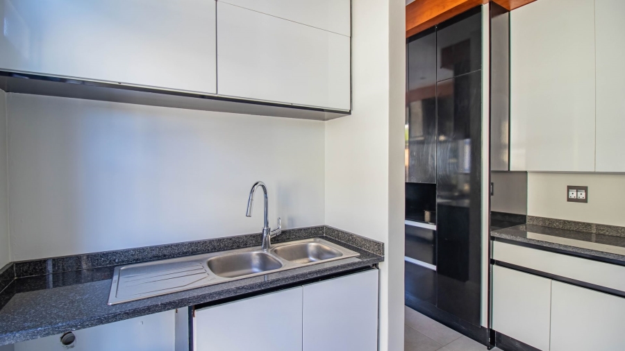 4 Bedroom Property for Sale in Aspen Hills Gauteng