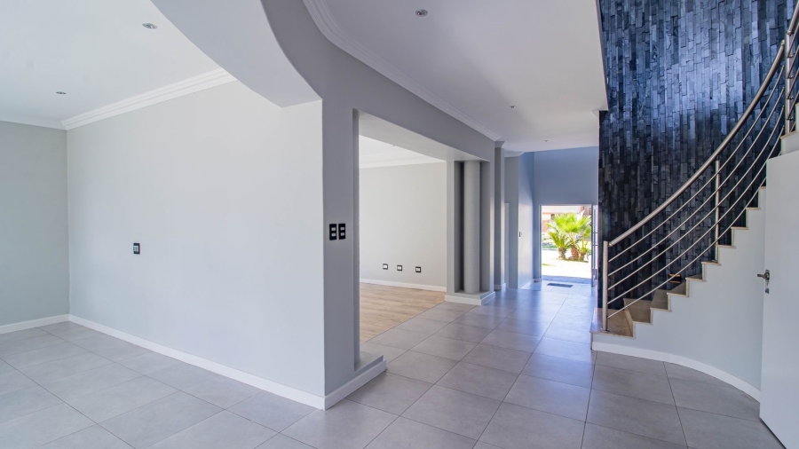 4 Bedroom Property for Sale in Aspen Hills Gauteng