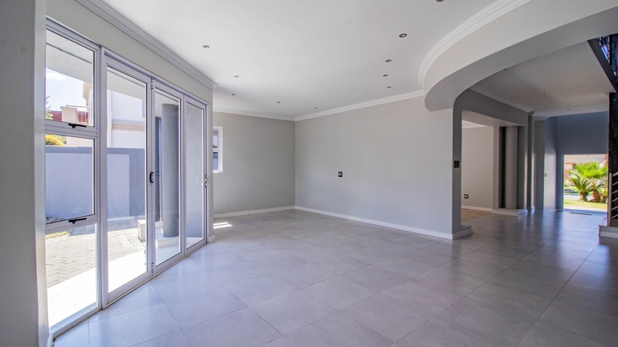 4 Bedroom Property for Sale in Aspen Hills Gauteng