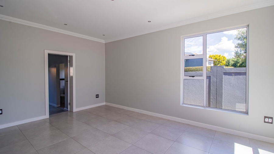 4 Bedroom Property for Sale in Aspen Hills Gauteng