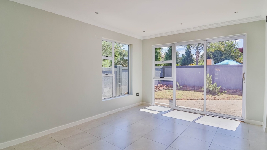 4 Bedroom Property for Sale in Aspen Hills Gauteng