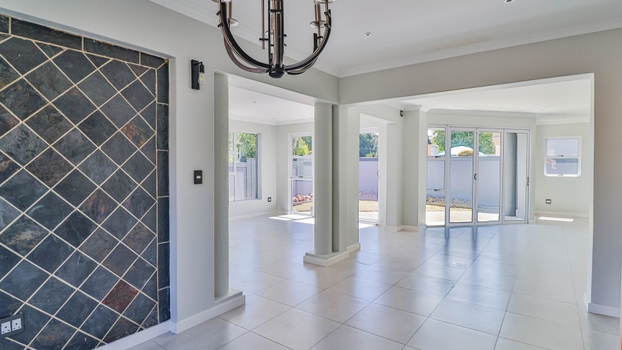 4 Bedroom Property for Sale in Aspen Hills Gauteng