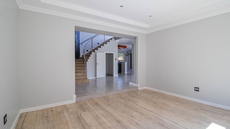 4 Bedroom Property for Sale in Aspen Hills Gauteng