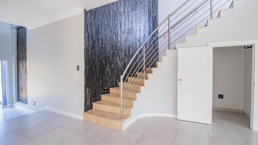 4 Bedroom Property for Sale in Aspen Hills Gauteng