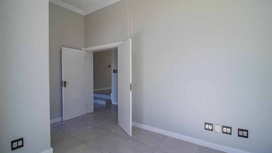 4 Bedroom Property for Sale in Aspen Hills Gauteng