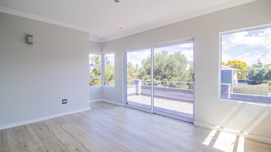 4 Bedroom Property for Sale in Aspen Hills Gauteng