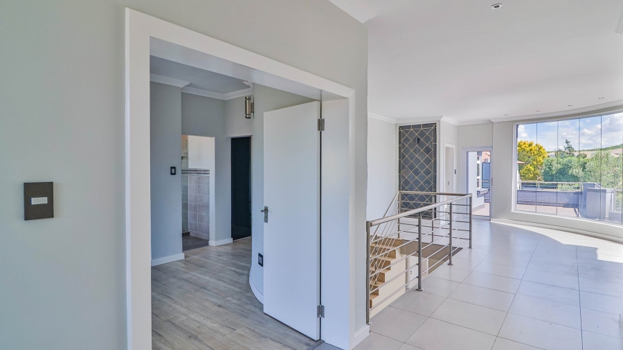 4 Bedroom Property for Sale in Aspen Hills Gauteng