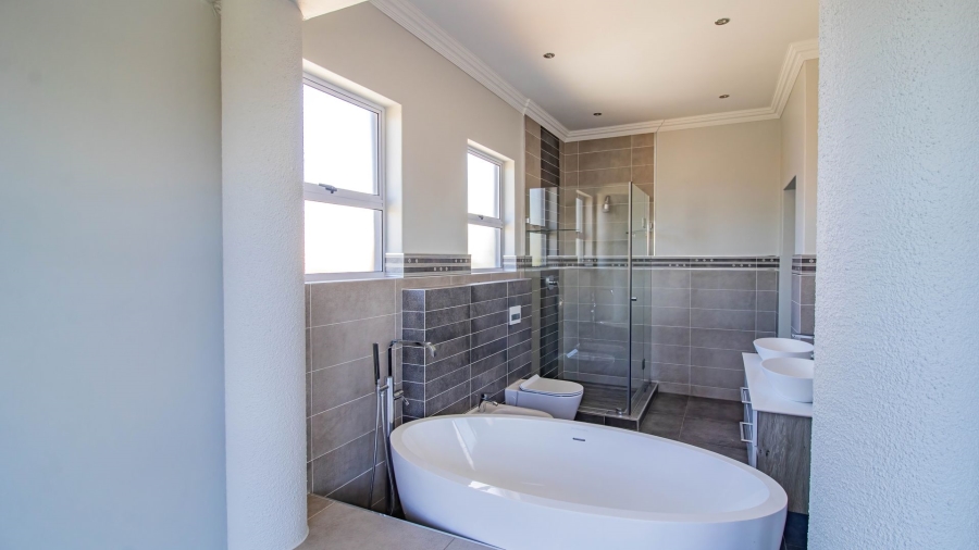 4 Bedroom Property for Sale in Aspen Hills Gauteng