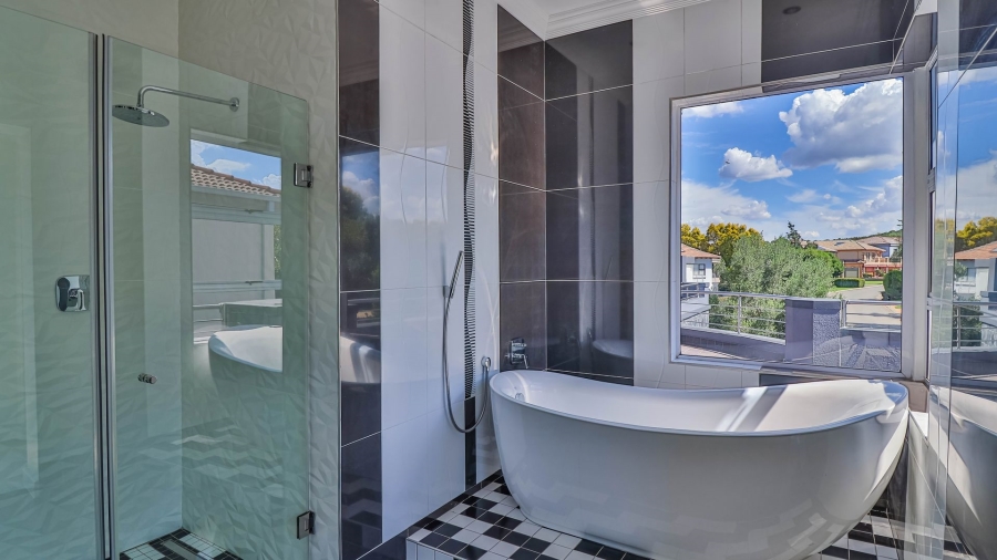 4 Bedroom Property for Sale in Aspen Hills Gauteng