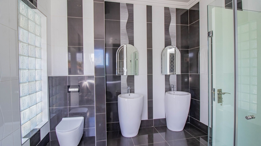 4 Bedroom Property for Sale in Aspen Hills Gauteng