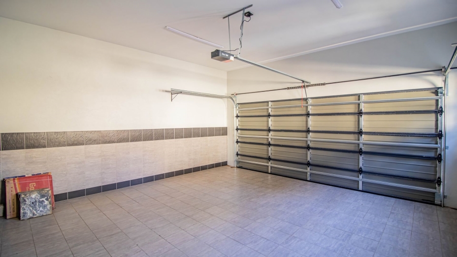 4 Bedroom Property for Sale in Aspen Hills Gauteng