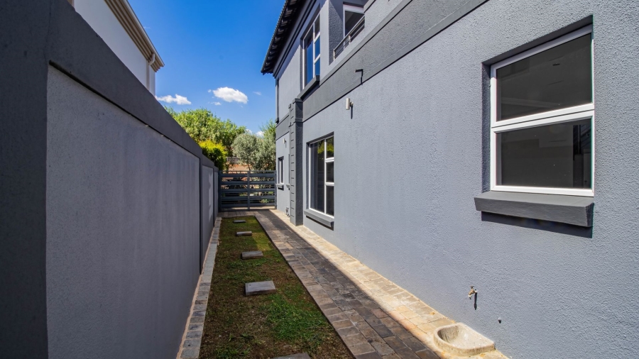 4 Bedroom Property for Sale in Aspen Hills Gauteng