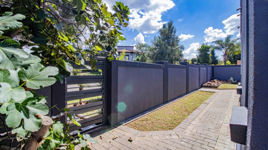 4 Bedroom Property for Sale in Aspen Hills Gauteng