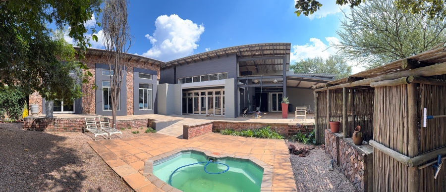 5 Bedroom Property for Sale in Blue Saddle Ranches Gauteng