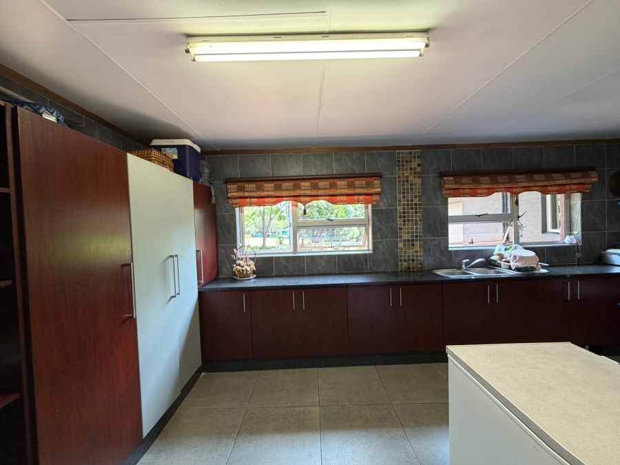 5 Bedroom Property for Sale in Blue Saddle Ranches Gauteng