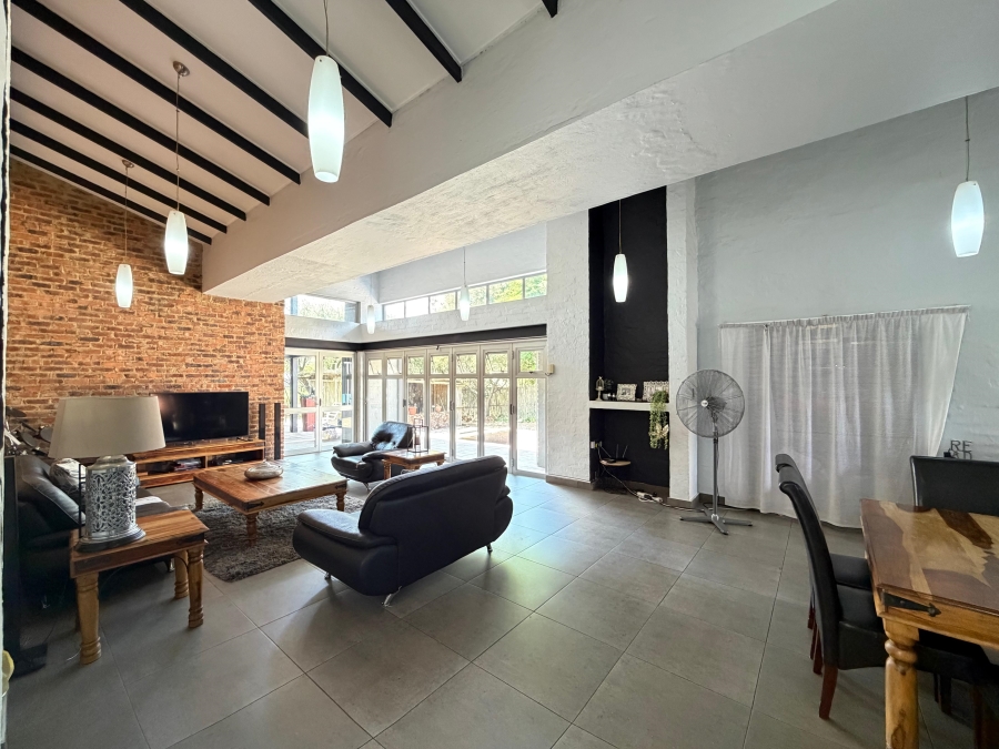 5 Bedroom Property for Sale in Blue Saddle Ranches Gauteng