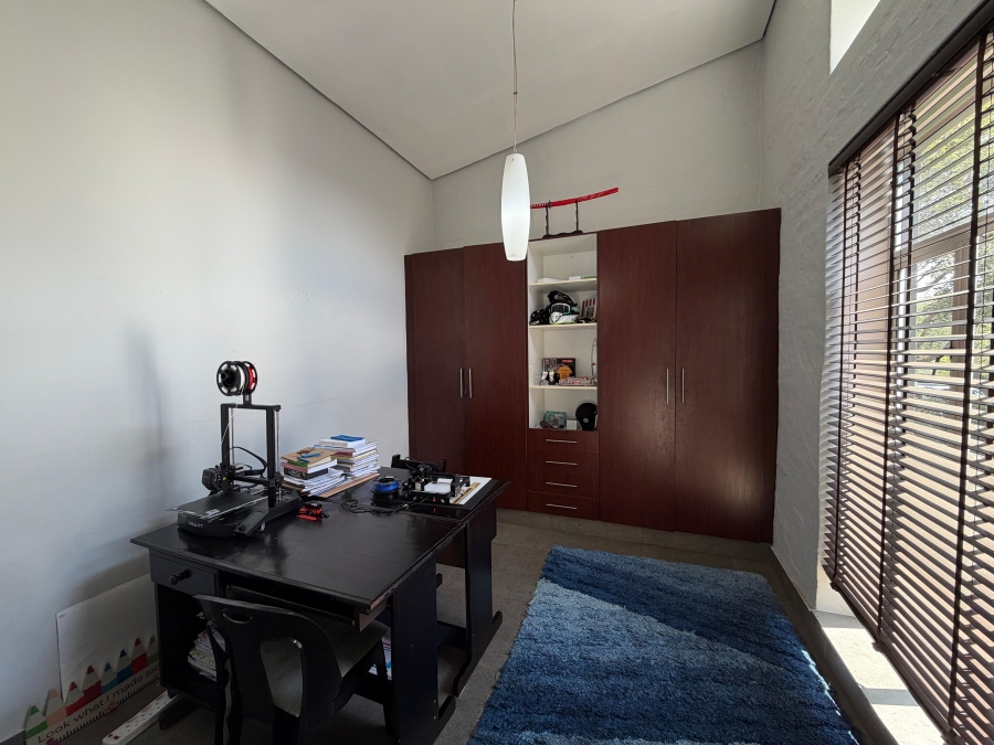 5 Bedroom Property for Sale in Blue Saddle Ranches Gauteng