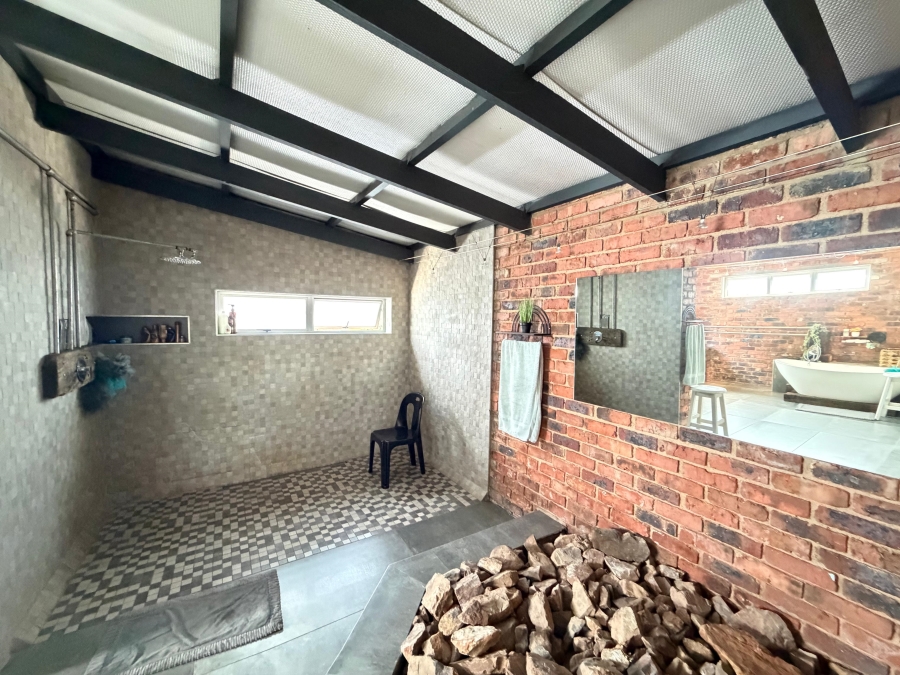 5 Bedroom Property for Sale in Blue Saddle Ranches Gauteng