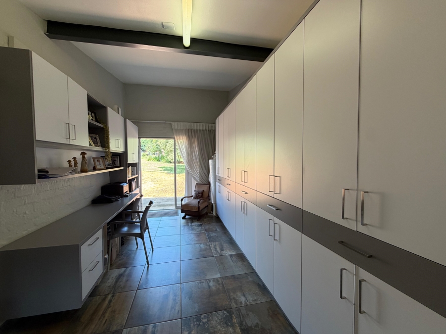 5 Bedroom Property for Sale in Blue Saddle Ranches Gauteng