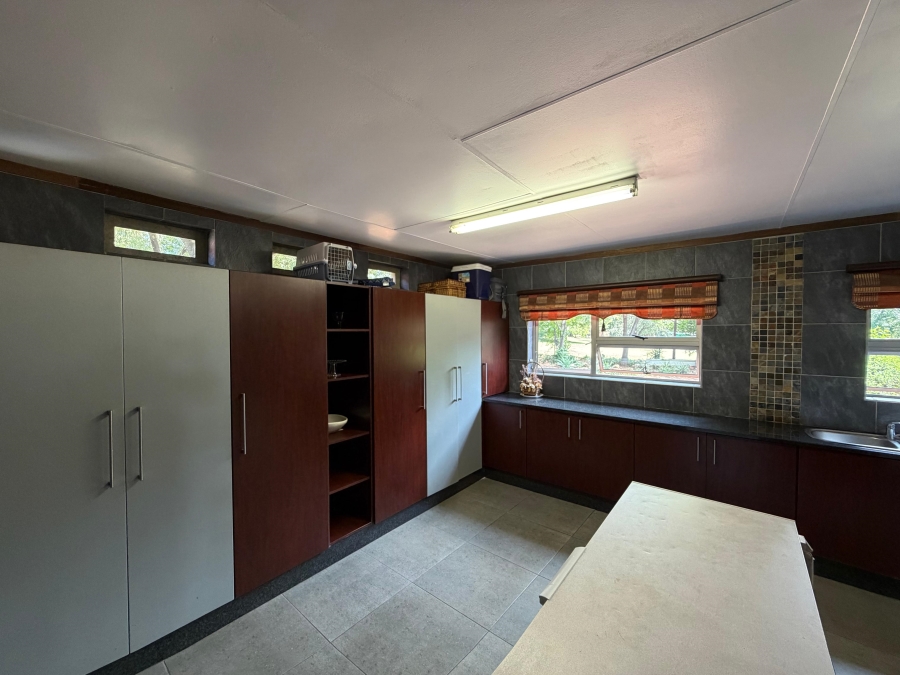 5 Bedroom Property for Sale in Blue Saddle Ranches Gauteng