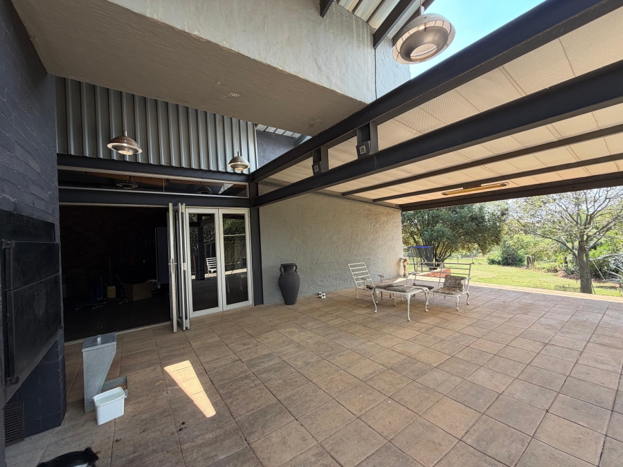 5 Bedroom Property for Sale in Blue Saddle Ranches Gauteng