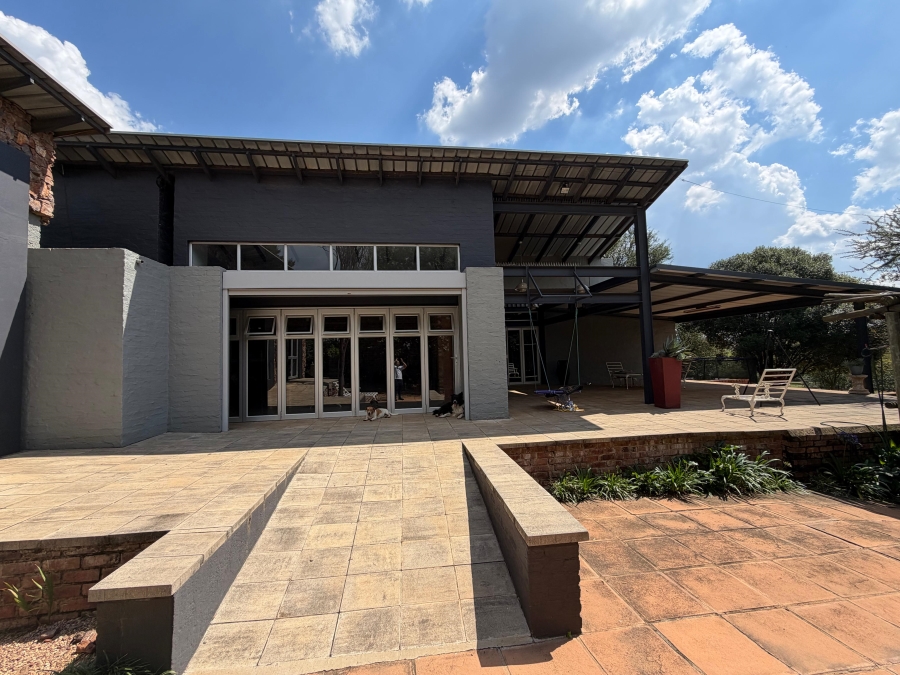 5 Bedroom Property for Sale in Blue Saddle Ranches Gauteng