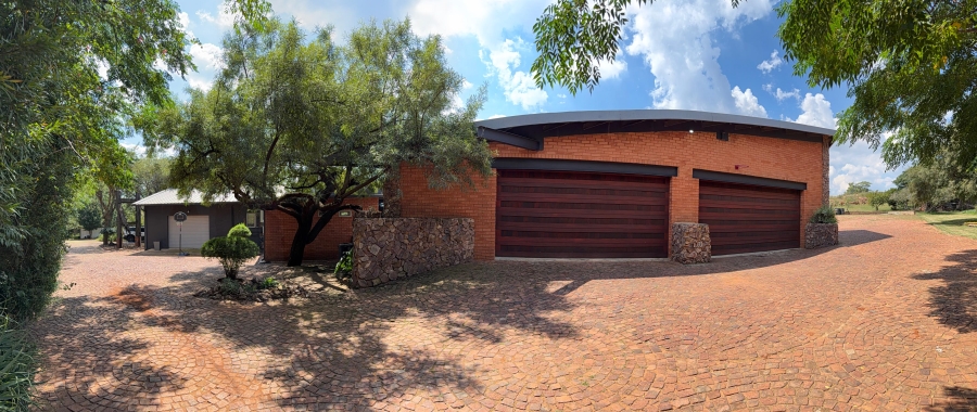 5 Bedroom Property for Sale in Blue Saddle Ranches Gauteng