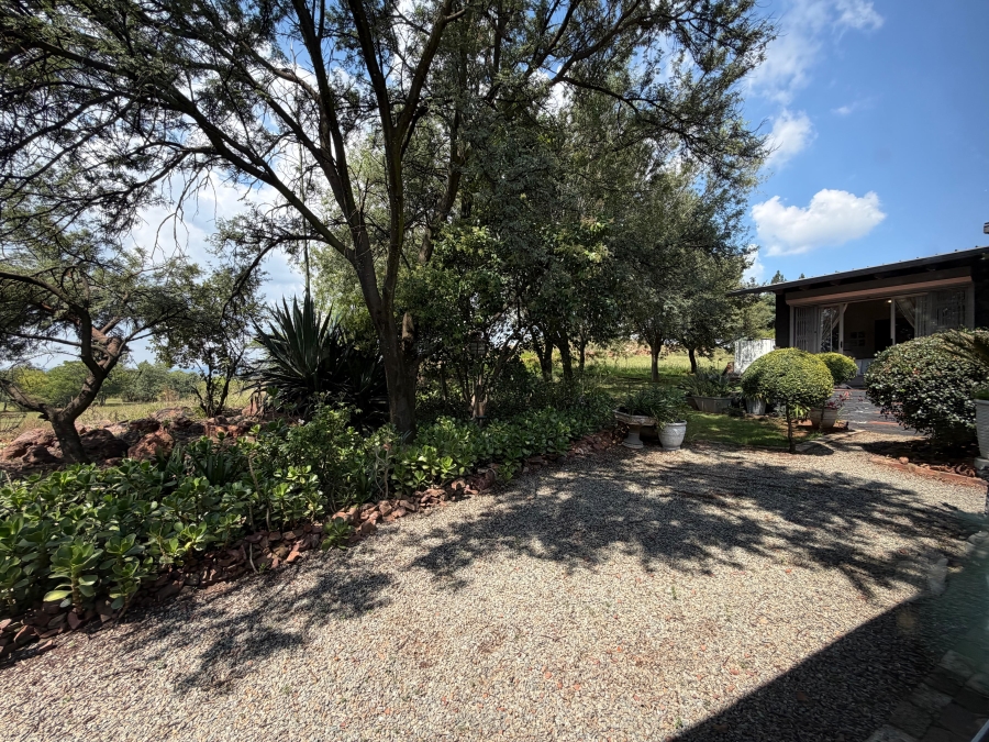 5 Bedroom Property for Sale in Blue Saddle Ranches Gauteng