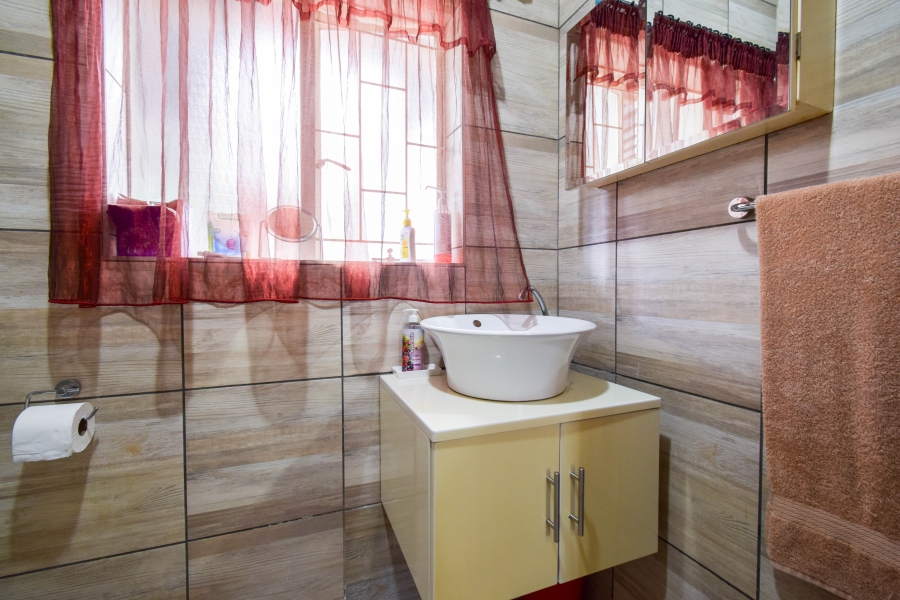 4 Bedroom Property for Sale in Wingate Park Gauteng