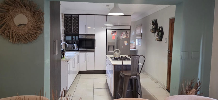 4 Bedroom Property for Sale in Annlin Gauteng