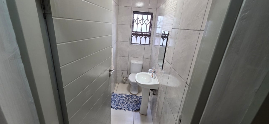 4 Bedroom Property for Sale in Annlin Gauteng