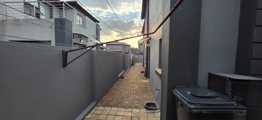 4 Bedroom Property for Sale in Annlin Gauteng