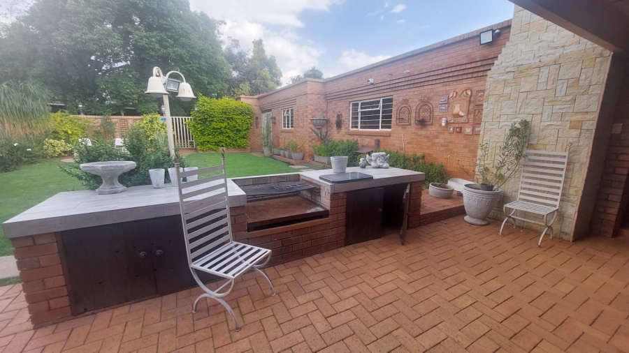 4 Bedroom Property for Sale in Greenhills Gauteng