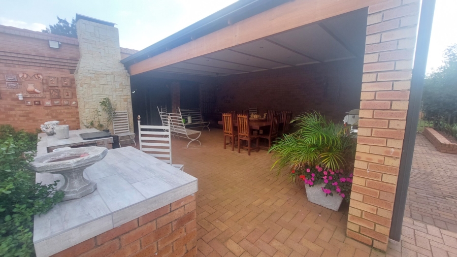 4 Bedroom Property for Sale in Greenhills Gauteng