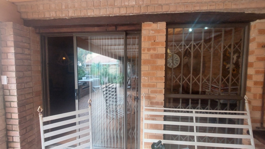 4 Bedroom Property for Sale in Greenhills Gauteng