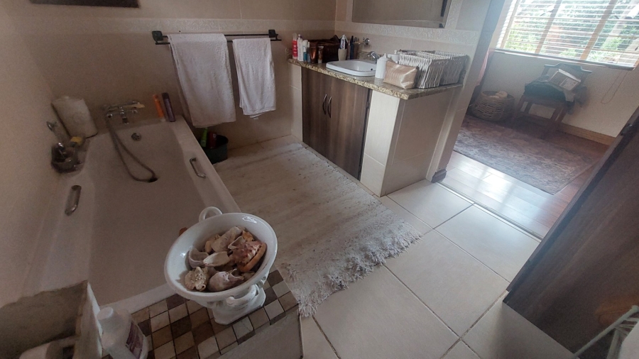 4 Bedroom Property for Sale in Greenhills Gauteng