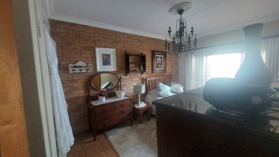 4 Bedroom Property for Sale in Greenhills Gauteng