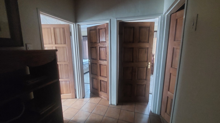 4 Bedroom Property for Sale in Greenhills Gauteng