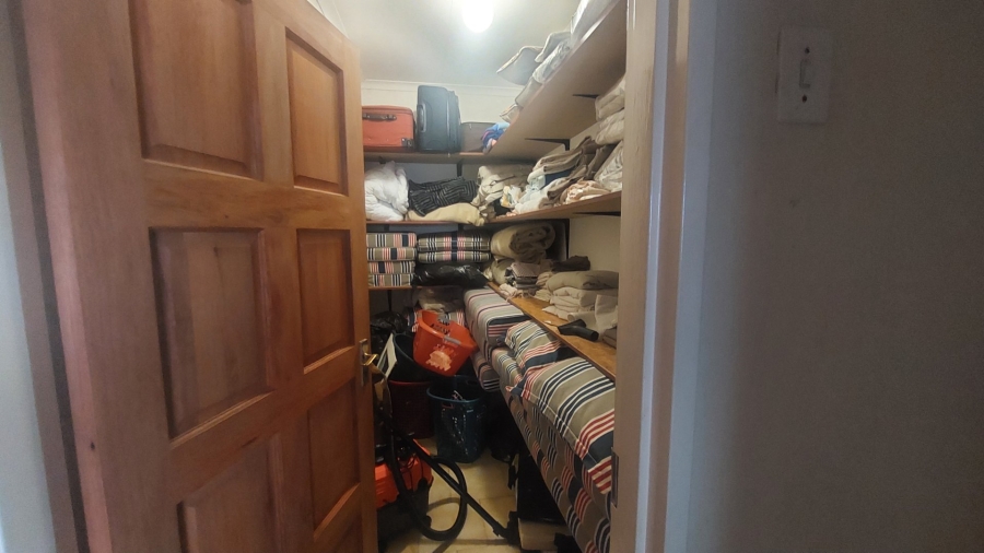 4 Bedroom Property for Sale in Greenhills Gauteng