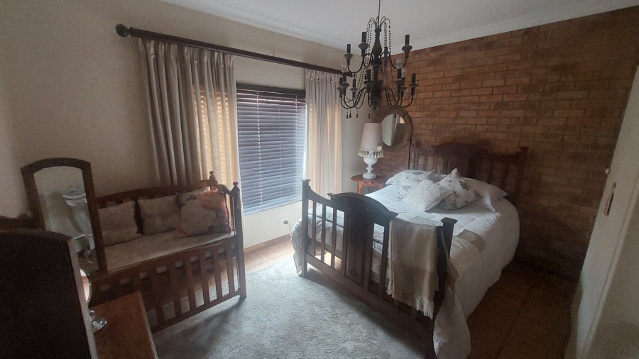 4 Bedroom Property for Sale in Greenhills Gauteng