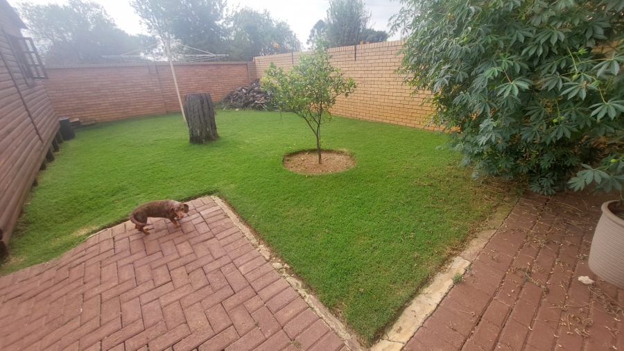 4 Bedroom Property for Sale in Greenhills Gauteng