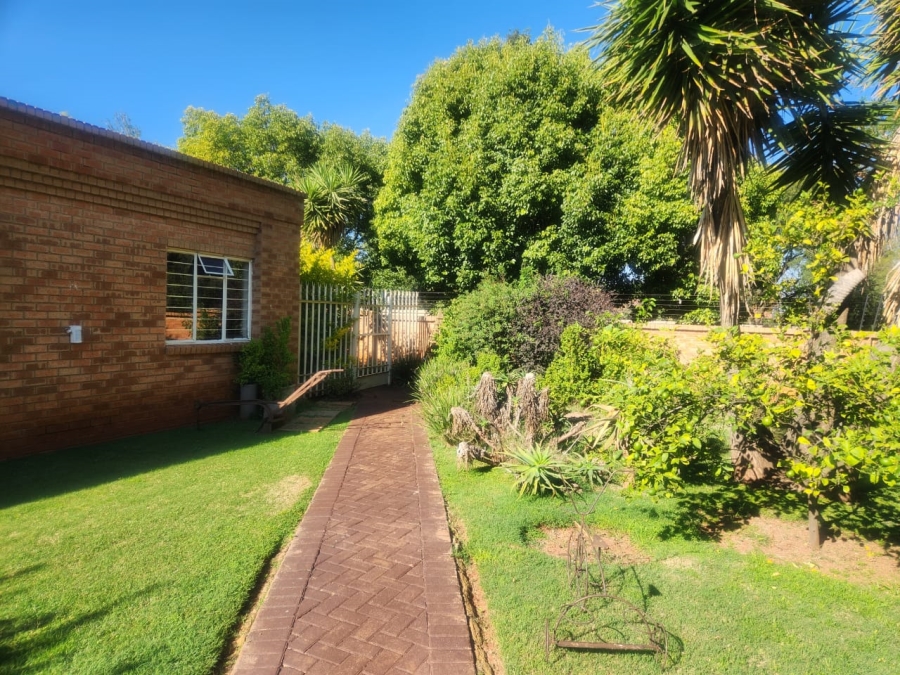 4 Bedroom Property for Sale in Greenhills Gauteng